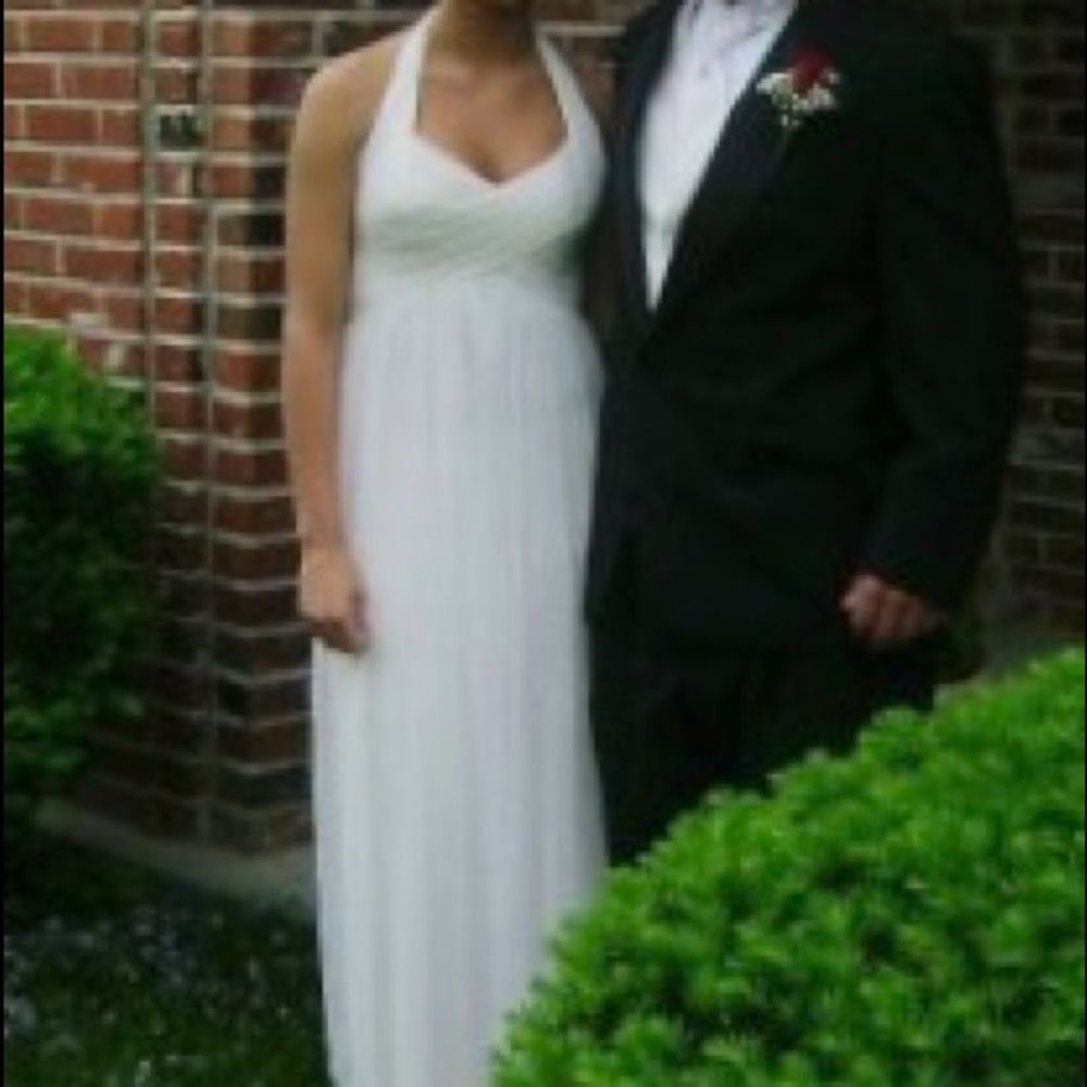 white halter chiffom floor length gown